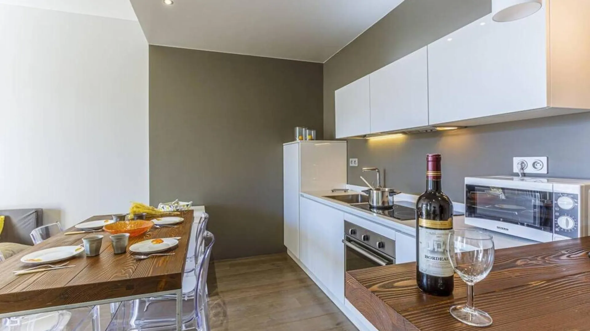 Fleurs 22 - City Center - Modern W Terrace Nice 0*,  France